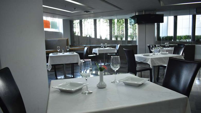 <b>Ramada by Wyndham Mexico City Santa Fe Restaurant</b>. Images powered by <a href="https://iceportal.shijigroup.com/" title="IcePortal" target="_blank">IcePortal</a>.