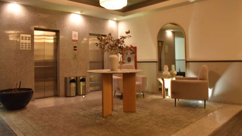 <b>Ramada by Wyndham Mexico City Santa Fe Lobby</b>. Images powered by <a href="https://iceportal.shijigroup.com/" title="IcePortal" target="_blank">IcePortal</a>.