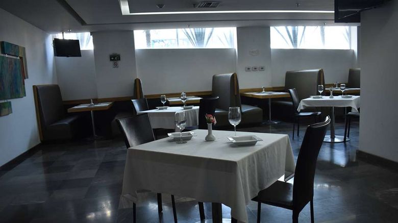 <b>Ramada by Wyndham Mexico City Santa Fe Restaurant</b>. Images powered by <a href="https://iceportal.shijigroup.com/" title="IcePortal" target="_blank">IcePortal</a>.