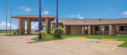 Americas Best Value Inn Lockhart Exterior