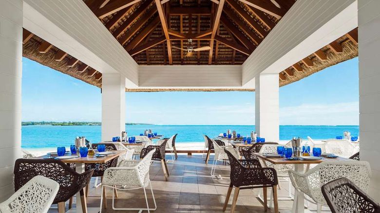 <b>One&Only Le Saint Geran Restaurant</b>. Images powered by <a href="https://iceportal.shijigroup.com/" title="IcePortal" target="_blank">IcePortal</a>.