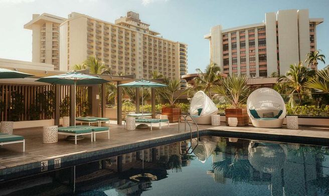 Waikiki Beachcomber by Outrigger Exterior