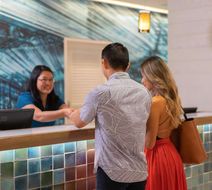 Waikiki Beachcomber by Outrigger Lobby