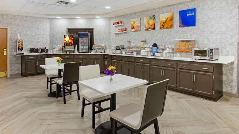 <b>Comfort Inn & Suites Restaurant</b>. Images powered by <a href="https://iceportal.shijigroup.com/" title="IcePortal" target="_blank">IcePortal</a>.