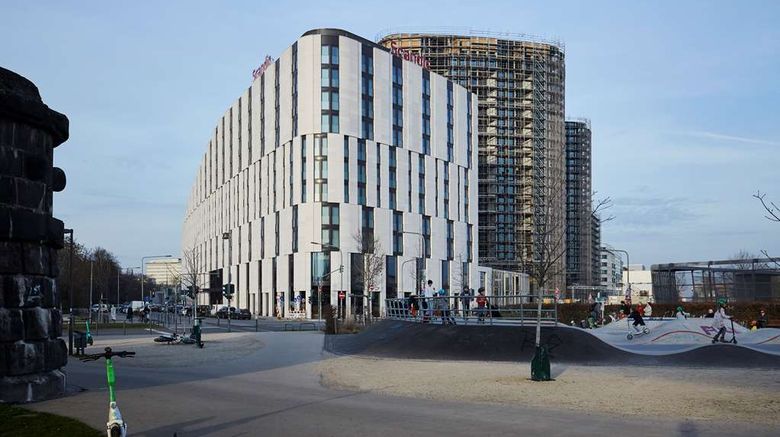 <b>Scandic Frankfurt Hafenpark Exterior</b>. Images powered by <a href="https://iceportal.shijigroup.com/" title="IcePortal" target="_blank">IcePortal</a>.