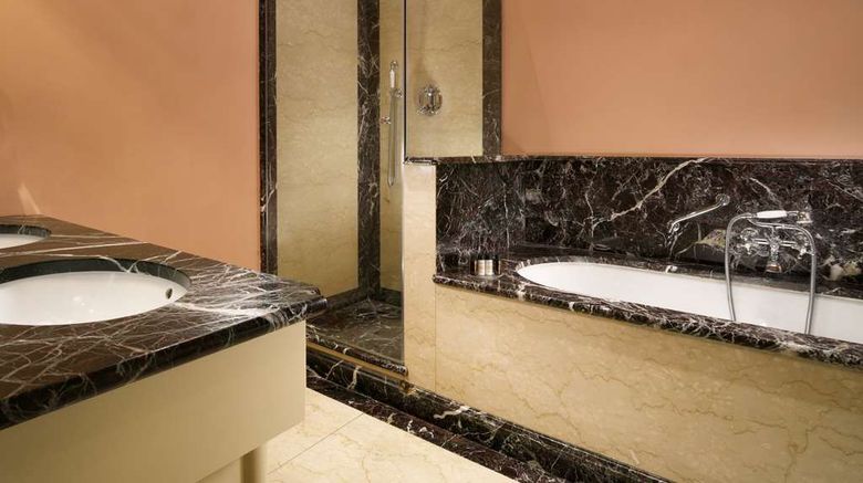<b>Al Palazzo del Marchese di Camugliano Room</b>. Images powered by <a href="https://iceportal.shijigroup.com/" title="IcePortal" target="_blank">IcePortal</a>.