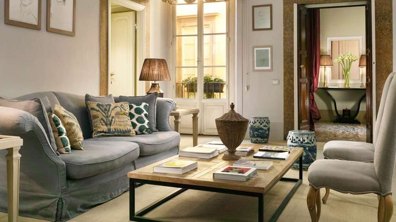 <b>Al Palazzo del Marchese di Camugliano Lobby</b>. Images powered by <a href="https://iceportal.shijigroup.com/" title="IcePortal" target="_blank">IcePortal</a>.