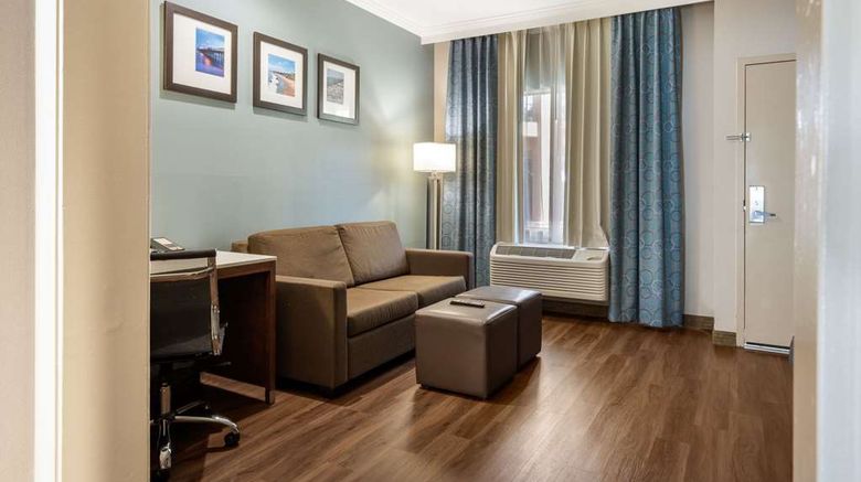 <b>MainStay Suites Orange County John Wayne Suite</b>. Images powered by <a href="https://iceportal.shijigroup.com/" title="IcePortal" target="_blank">IcePortal</a>.