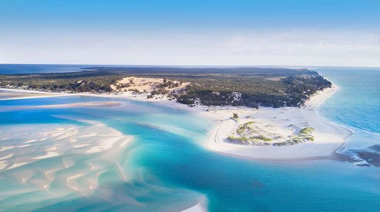 <b>Kisawa Sanctuary Beach</b>. Images powered by <a href="https://iceportal.shijigroup.com/" title="IcePortal" target="_blank">IcePortal</a>.