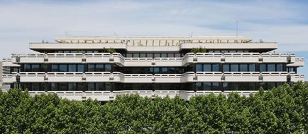 FirstName Bordeaux Exterior