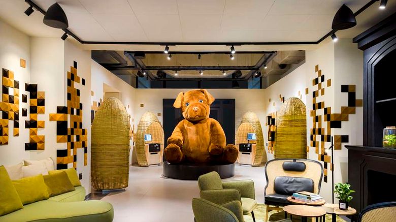 <b>FirstName Bordeaux Lobby</b>. Images powered by <a href="https://iceportal.shijigroup.com/" title="IcePortal" target="_blank">IcePortal</a>.