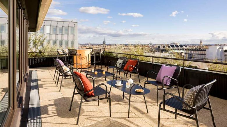 <b>FirstName Bordeaux Exterior</b>. Images powered by <a href="https://iceportal.shijigroup.com/" title="IcePortal" target="_blank">IcePortal</a>.