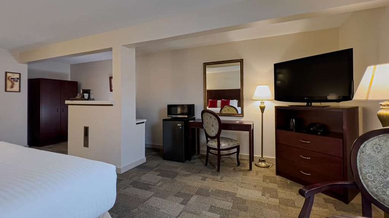 <b>The Downtown, a Coast Hotel Suite</b>. Images powered by <a href="https://iceportal.shijigroup.com/" title="IcePortal" target="_blank">IcePortal</a>.