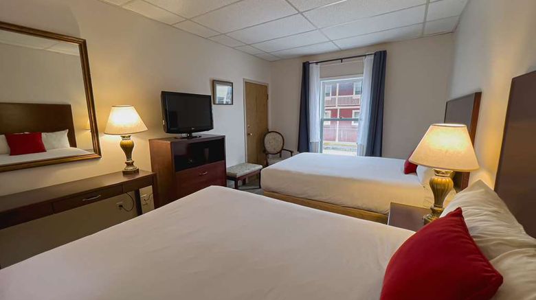 <b>The Downtown, a Coast Hotel Room</b>. Images powered by <a href="https://iceportal.shijigroup.com/" title="IcePortal" target="_blank">IcePortal</a>.