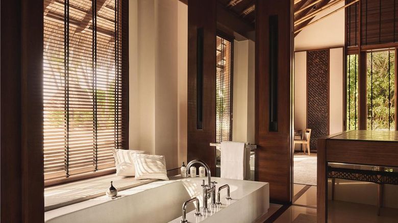 <b>One&Only Reethi Rah Room</b>. Images powered by <a href="https://iceportal.shijigroup.com/" title="IcePortal" target="_blank">IcePortal</a>.