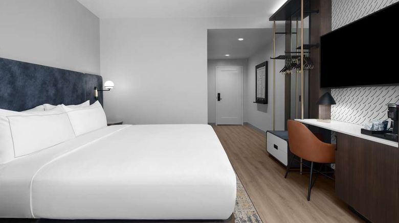 <b>Hotel West & Main, Tapestry by Hilton Room</b>. Images powered by <a href="https://iceportal.shijigroup.com/" title="IcePortal" target="_blank">IcePortal</a>.