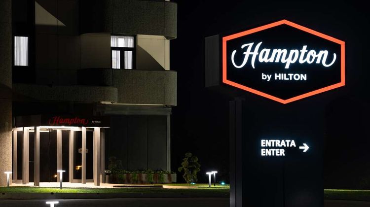 Hampton by Hilton Rome North Exterior