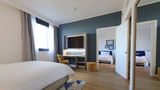 <b>Hampton by Hilton Rome North Room</b>. Images powered by <a href="https://iceportal.shijigroup.com/" title="IcePortal" target="_blank">IcePortal</a>.