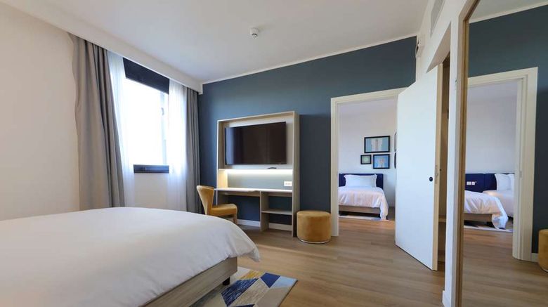 <b>Hampton by Hilton Rome North Room</b>. Images powered by <a href="https://iceportal.shijigroup.com/" title="IcePortal" target="_blank">IcePortal</a>.
