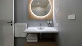 <b>Hampton by Hilton Rome North Room</b>. Images powered by <a href="https://iceportal.shijigroup.com/" title="IcePortal" target="_blank">IcePortal</a>.