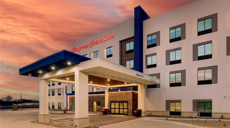 Hampton Inn & Suites Weatherford Exterior