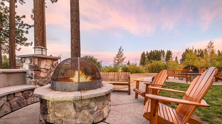 <b>Hilton Vacation Club Lake Tahoe Resort Exterior</b>. Images powered by <a href="https://iceportal.shijigroup.com/" title="IcePortal" target="_blank">IcePortal</a>.