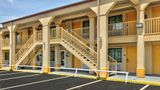Super 8 by Wyndham Palestine TX Exterior