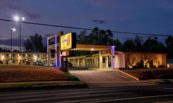 Super 8 by Wyndham Palestine TX Exterior