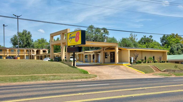 <b>Super 8 by Wyndham Palestine TX Exterior</b>. Images powered by <a href="https://iceportal.shijigroup.com/" title="IcePortal" target="_blank">IcePortal</a>.