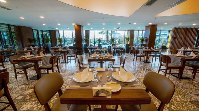 <b>Ramada Plaza by Wyndham Samsun Restaurant</b>. Images powered by <a href="https://iceportal.shijigroup.com/" title="IcePortal" target="_blank">IcePortal</a>.