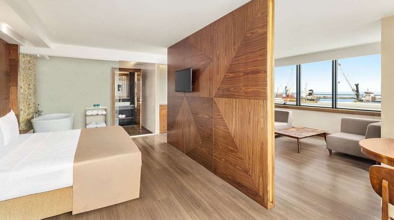<b>Ramada Plaza by Wyndham Samsun Suite</b>. Images powered by <a href="https://iceportal.shijigroup.com/" title="IcePortal" target="_blank">IcePortal</a>.