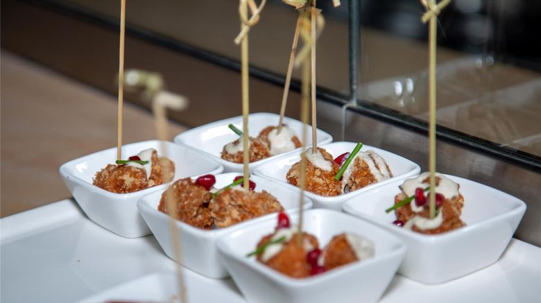 <b>Al Hamra Residence Restaurant</b>. Images powered by <a href="https://iceportal.shijigroup.com/" title="IcePortal" target="_blank">IcePortal</a>.