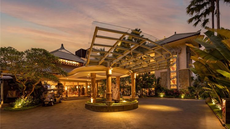 SereS Springs Resort and Spa Exterior