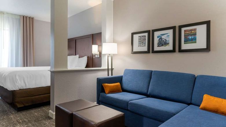<b>Comfort Suites Paducah Mall Area Suite</b>. Images powered by <a href="https://iceportal.shijigroup.com/" title="IcePortal" target="_blank">IcePortal</a>.