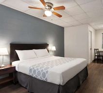Howard Johnson by Wyndham Grande Prairie Room