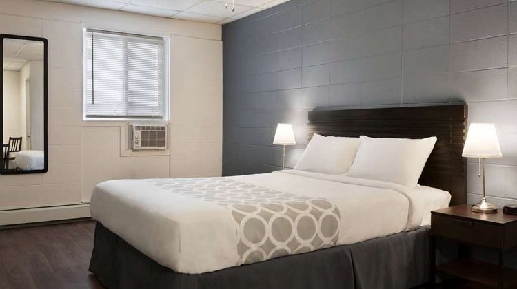 Howard Johnson by Wyndham Grande Prairie Room