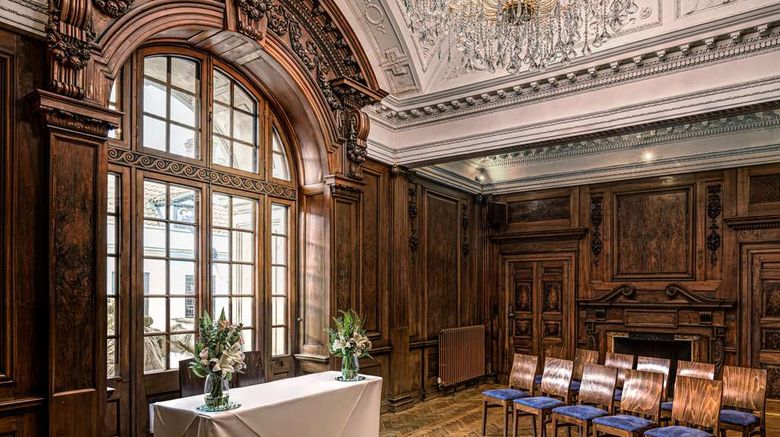 <b>St Giles House Hotel Ballroom</b>. Images powered by <a href="https://iceportal.shijigroup.com/" title="IcePortal" target="_blank">IcePortal</a>.