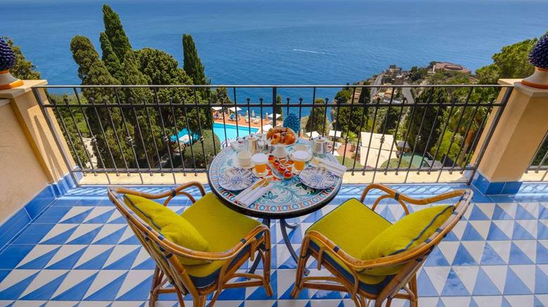 <b>Grand Hotel San Pietro Suite</b>. Images powered by <a href="https://iceportal.shijigroup.com/" title="IcePortal" target="_blank">IcePortal</a>.