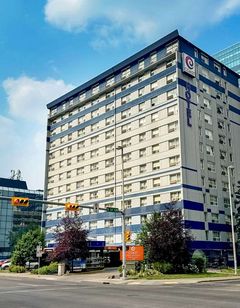 Coast Calgary Downtown Hotel & Suites