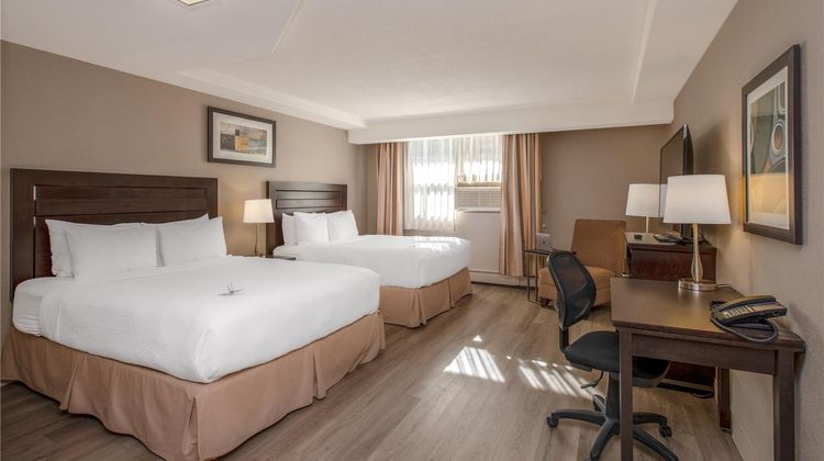 Coast Calgary Downtown Hotel & Suites Room