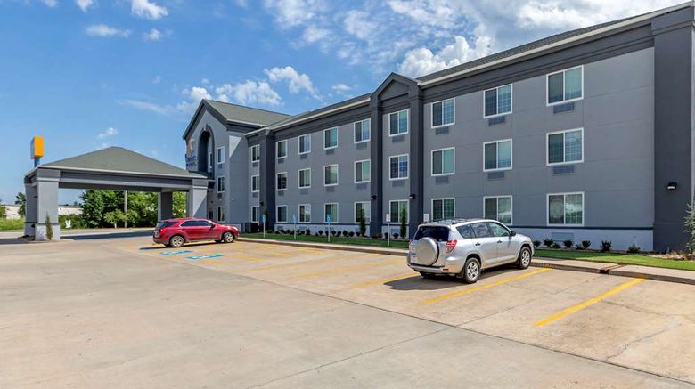<b>Comfort Inn and Suites Muskogee Exterior</b>. Images powered by <a href="https://iceportal.shijigroup.com/" title="IcePortal" target="_blank">IcePortal</a>.