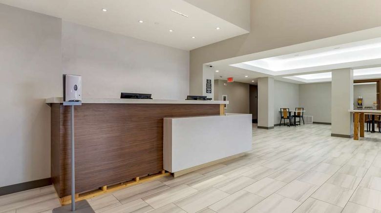 <b>Comfort Inn and Suites Muskogee Lobby</b>. Images powered by <a href="https://iceportal.shijigroup.com/" title="IcePortal" target="_blank">IcePortal</a>.