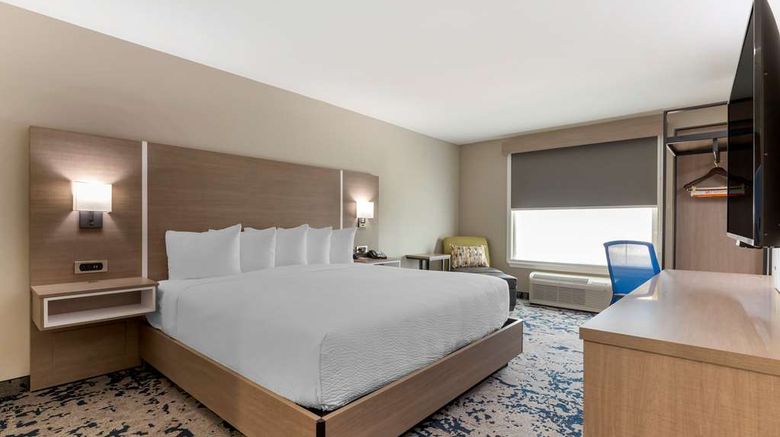 <b>Comfort Inn and Suites Muskogee Room</b>. Images powered by <a href="https://iceportal.shijigroup.com/" title="IcePortal" target="_blank">IcePortal</a>.