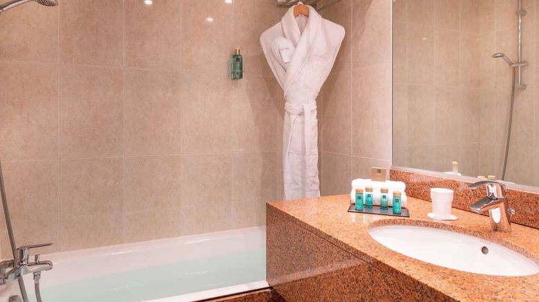 <b>Le M & Spa by Hotels & Preference Room</b>. Images powered by <a href="https://iceportal.shijigroup.com/" title="IcePortal" target="_blank">IcePortal</a>.