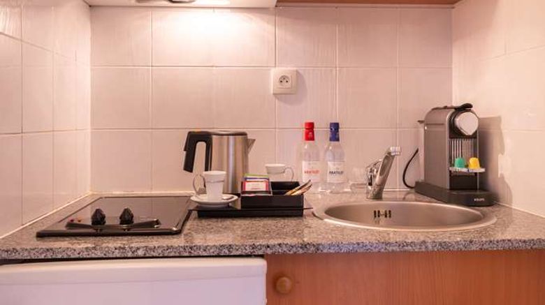 <b>Le M & Spa by Hotels & Preference Room</b>. Images powered by <a href="https://iceportal.shijigroup.com/" title="IcePortal" target="_blank">IcePortal</a>.