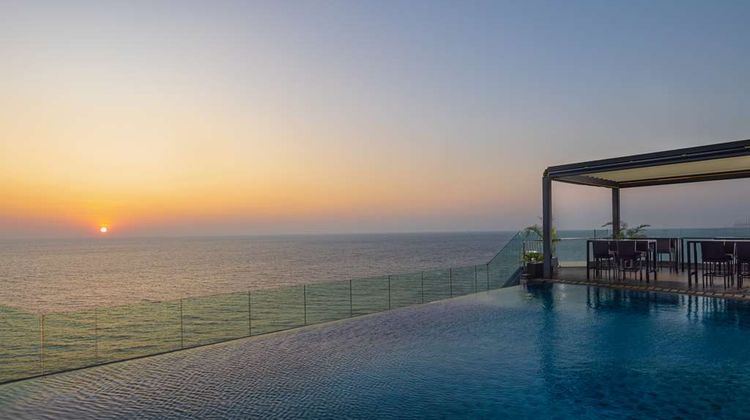 Radisson Hotel Colombo Sri Lanka Pool