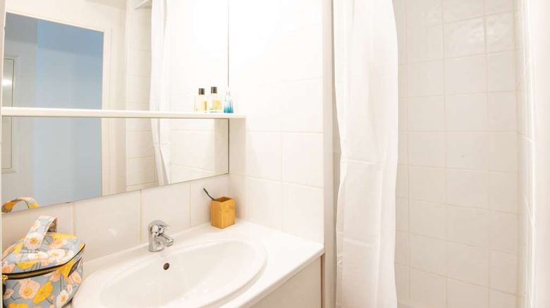 <b>Zenitude Hotel Residence Le Tholonet Suite</b>. Images powered by <a href="https://iceportal.shijigroup.com/" title="IcePortal" target="_blank">IcePortal</a>.