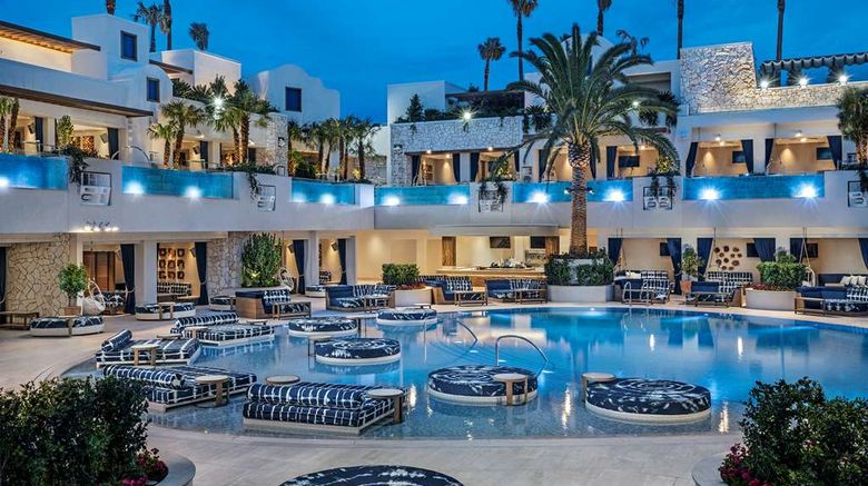 <b>Palms Casino Resort Pool</b>. Images powered by <a href="https://iceportal.shijigroup.com/" title="IcePortal" target="_blank">IcePortal</a>.