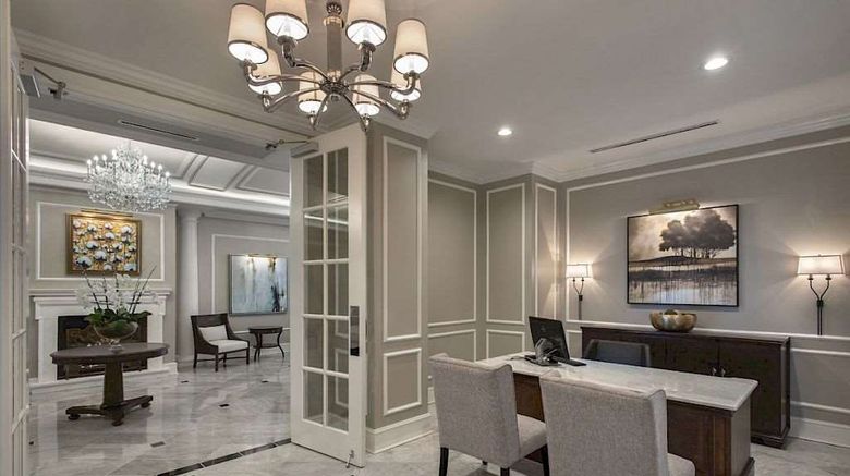 <b>Oliver Hotel Lobby</b>. Images powered by <a href="https://iceportal.shijigroup.com/" title="IcePortal" target="_blank">IcePortal</a>.