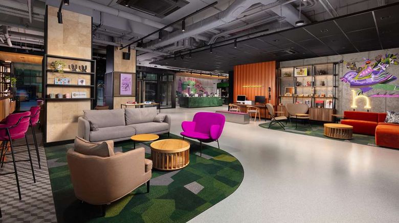 <b>Hyatt Place Krakow Lobby</b>. Images powered by <a href="https://iceportal.shijigroup.com/" title="IcePortal" target="_blank">IcePortal</a>.